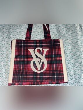 New Victoria's Secret Plaid Tote Bag Red Black Green White Logo Faux Fur Trim
